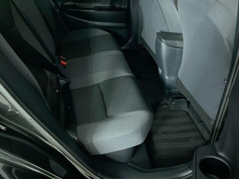 Toyota C-HR 2.0 VVT 13.6kWh Design SUV 5dr Petrol Plug-in Hybrid CVT Euro 6 (s/s) (223 19