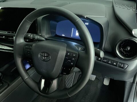 Toyota C-HR 2.0 VVT 13.6kWh Design SUV 5dr Petrol Plug-in Hybrid CVT Euro 6 (s/s) (223 16