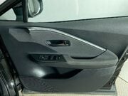 Toyota C-HR 2.0 VVT 13.6kWh Design SUV 5dr Petrol Plug-in Hybrid CVT Euro 6 (s/s) (223 27