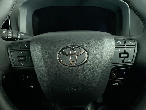 Toyota C-HR 2.0 VVT 13.6kWh Design SUV 5dr Petrol Plug-in Hybrid CVT Euro 6 (s/s) (223 22