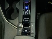 Toyota C-HR 2.0 VVT 13.6kWh Design SUV 5dr Petrol Plug-in Hybrid CVT Euro 6 (s/s) (223 31