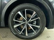 Toyota C-HR 2.0 VVT 13.6kWh Design SUV 5dr Petrol Plug-in Hybrid CVT Euro 6 (s/s) (223 12