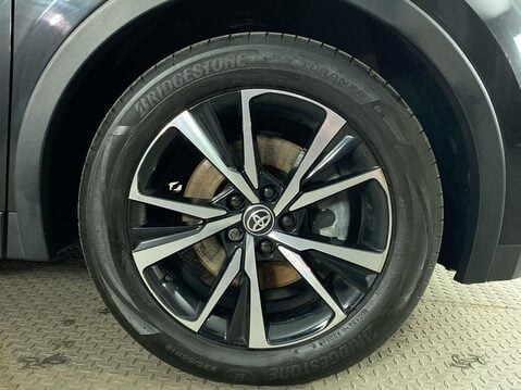 Toyota C-HR 2.0 VVT 13.6kWh Design SUV 5dr Petrol Plug-in Hybrid CVT Euro 6 (s/s) (223 12