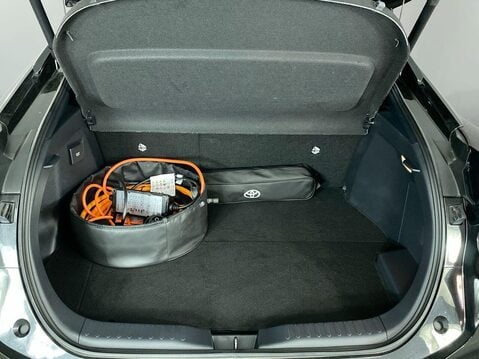 Toyota C-HR 2.0 VVT 13.6kWh Design SUV 5dr Petrol Plug-in Hybrid CVT Euro 6 (s/s) (223 13