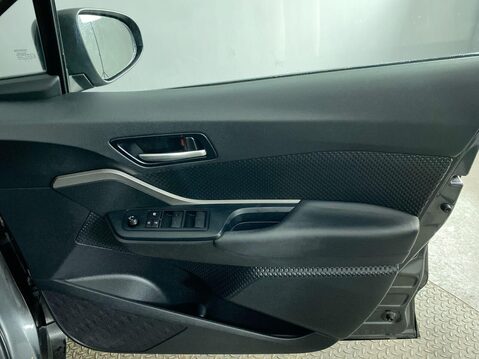 Toyota C-HR 1.8 VVT-h GPF Icon SUV 5dr Petrol Hybrid CVT Euro 6 (s/s) (122 ps) Cruise 27