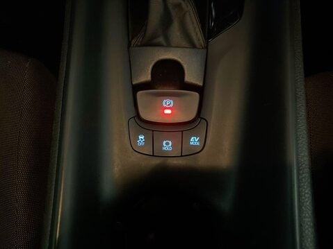 Toyota C-HR 1.8 VVT-h GPF Icon SUV 5dr Petrol Hybrid CVT Euro 6 (s/s) (122 ps) Cruise 25