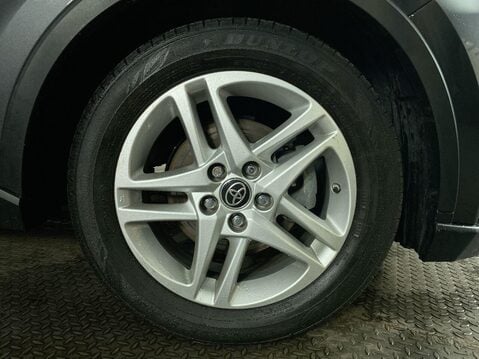 Toyota C-HR 1.8 VVT-h GPF Icon SUV 5dr Petrol Hybrid CVT Euro 6 (s/s) (122 ps) Cruise 12