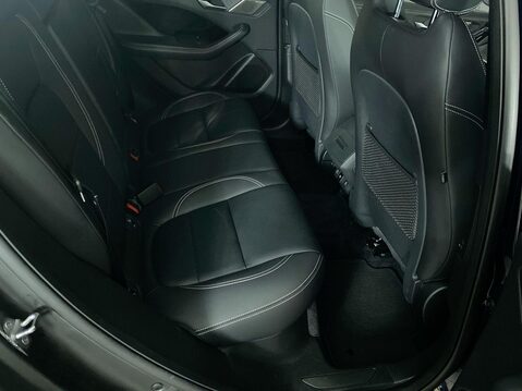 Jaguar I-Pace 400 90kWh R-Dynamic SE Black SUV 5dr Electric Auto 4WD (400 ps) Cruise Con 19