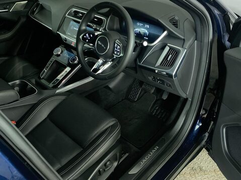 Jaguar I-Pace 400 90kWh R-Dynamic SE Black SUV 5dr Electric Auto 4WD (400 ps) Cruise Con 15