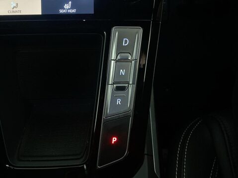 Jaguar I-Pace 400 90kWh R-Dynamic SE Black SUV 5dr Electric Auto 4WD (400 ps) Cruise Con 21