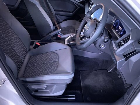 Audi A1 1.0 TFSI 25 Sport Sportback 5dr Petrol S Tronic Euro 6 (s/s) (95 ps) Sat Na 15