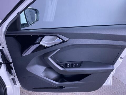 Audi A1 1.0 TFSI 25 Sport Sportback 5dr Petrol S Tronic Euro 6 (s/s) (95 ps) Sat Na 27