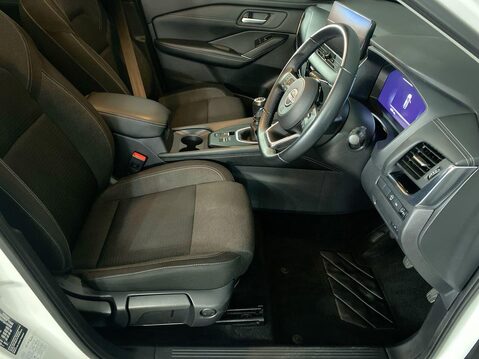 Nissan Qashqai 1.3 DIG-T MHEV N-Connecta SUV 5dr Petrol Hybrid Manual Euro 6 (s/s) (140 ps 15