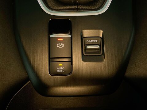 Nissan Qashqai 1.3 DIG-T MHEV N-Connecta SUV 5dr Petrol Hybrid Manual Euro 6 (s/s) (140 ps 29