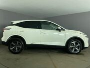 Nissan Qashqai 1.3 DIG-T MHEV N-Connecta SUV 5dr Petrol Hybrid Manual Euro 6 (s/s) (140 ps 9