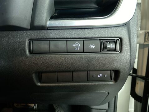 Nissan Qashqai 1.3 DIG-T MHEV N-Connecta SUV 5dr Petrol Hybrid Manual Euro 6 (s/s) (140 ps 25