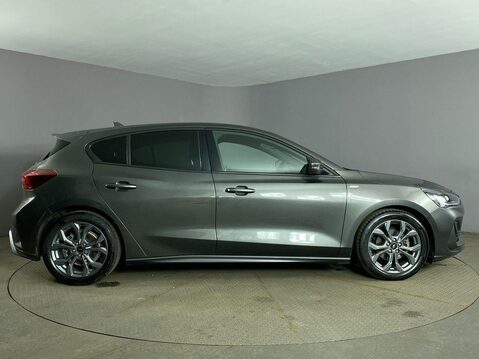 Ford Focus 1.0T EcoBoost MHEV ST-Line Hatchback 5dr Petrol Hybrid Manual Euro 6 (s/s) 9