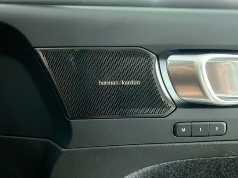 Volvo XC40 Recharge Twin 78kWh Pro SUV 5dr Electric Auto AWD (408 ps) Sat Nav - Half L 29