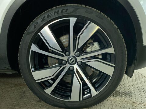 Volvo XC40 Recharge Twin 78kWh Pro SUV 5dr Electric Auto AWD (408 ps) Sat Nav - Half L 12