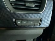 Renault Arkana 1.6 E-TECH Iconic SUV 5dr Petrol Hybrid Auto 2WD Euro 6 (s/s) (145 bhp) Air 29