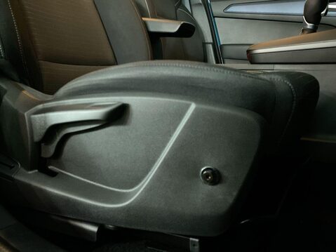 Renault Arkana 1.6 E-TECH Iconic SUV 5dr Petrol Hybrid Auto 2WD Euro 6 (s/s) (145 bhp) Air 26