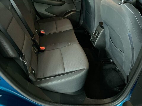 Renault Arkana 1.6 E-TECH Iconic SUV 5dr Petrol Hybrid Auto 2WD Euro 6 (s/s) (145 bhp) Air 19