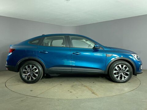 Renault Arkana 1.6 E-TECH Iconic SUV 5dr Petrol Hybrid Auto 2WD Euro 6 (s/s) (145 bhp) Air 9