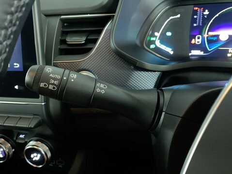 Renault Arkana 1.6 E-TECH Iconic SUV 5dr Petrol Hybrid Auto 2WD Euro 6 (s/s) (145 bhp) Air 23