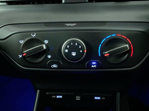 Hyundai BAYON 1.0 T-GDi MHEV SE Connect SUV 5dr Petrol Hybrid DCT Euro 6 (s/s) (100 ps) A 31