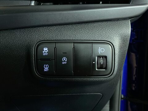 Hyundai BAYON 1.0 T-GDi MHEV SE Connect SUV 5dr Petrol Hybrid DCT Euro 6 (s/s) (100 ps) A 33