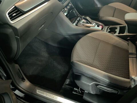 Vauxhall Grandland 1.6 13.2kWh GS Line SUV 5dr Petrol Plug-in Hybrid Auto Euro 6 (s/s) (225 ps 17