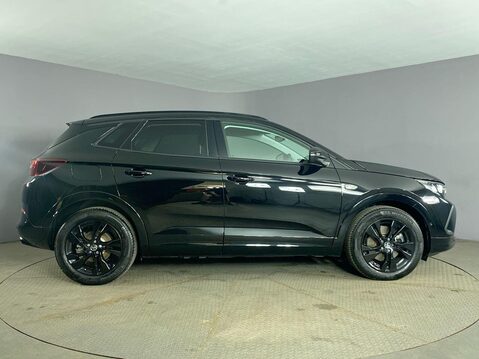 Vauxhall Grandland 1.6 13.2kWh GS Line SUV 5dr Petrol Plug-in Hybrid Auto Euro 6 (s/s) (225 ps 9