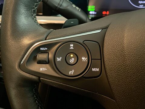 Vauxhall Grandland 1.6 13.2kWh GS Line SUV 5dr Petrol Plug-in Hybrid Auto Euro 6 (s/s) (225 ps 33