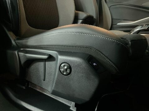 Vauxhall Grandland 1.6 13.2kWh GS Line SUV 5dr Petrol Plug-in Hybrid Auto Euro 6 (s/s) (225 ps 26