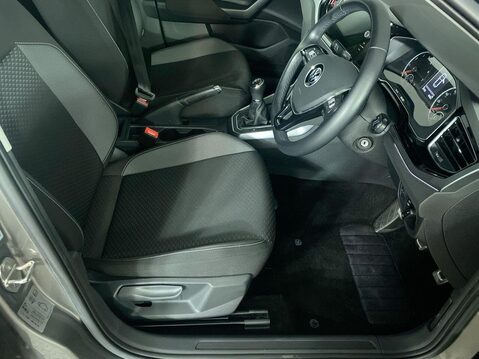 Volkswagen Polo 1.0 EVO Active Hatchback 5dr Petrol Manual Euro 6 (s/s) (80 ps) Air Con - A 15