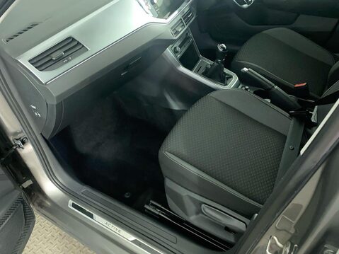 Volkswagen Polo 1.0 EVO Active Hatchback 5dr Petrol Manual Euro 6 (s/s) (80 ps) Air Con - A 17