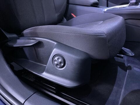 Audi A4 2.0 TFSI 35 Technik Saloon 4dr Petrol S Tronic Euro 6 (s/s) (150 ps) Air Co 26