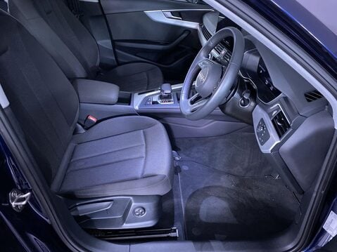 Audi A4 2.0 TFSI 35 Technik Saloon 4dr Petrol S Tronic Euro 6 (s/s) (150 ps) Air Co 15