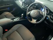 Toyota C-HR 1.8 VVT-h GPF Design SUV 5dr Petrol Hybrid CVT Euro 6 (s/s) (122 ps) Cruis 15