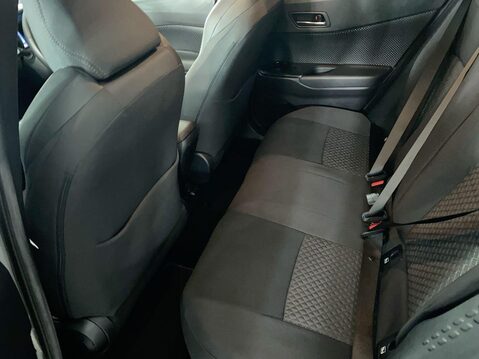 Toyota C-HR 1.8 VVT-h GPF Design SUV 5dr Petrol Hybrid CVT Euro 6 (s/s) (122 ps) Cruis 18