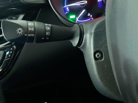 Toyota C-HR 1.8 VVT-h GPF Design SUV 5dr Petrol Hybrid CVT Euro 6 (s/s) (122 ps) Cruis 22