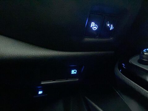 Toyota C-HR 1.8 VVT-h GPF Design SUV 5dr Petrol Hybrid CVT Euro 6 (s/s) (122 ps) Cruis 25