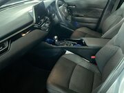 Toyota C-HR 1.8 VVT-h GPF Design SUV 5dr Petrol Hybrid CVT Euro 6 (s/s) (122 ps) Cruis 17