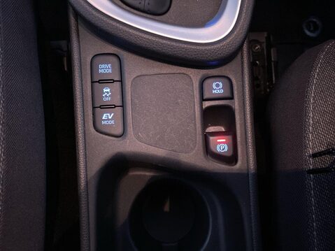 Toyota Yaris Cross 1.5 VVT-h Design SUV 5dr Petrol Hybrid E-CVT Euro 6 (s/s) (116 ps) Cruise 25