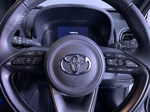 Toyota Yaris Cross 1.5 VVT-h Design SUV 5dr Petrol Hybrid E-CVT Euro 6 (s/s) (116 ps) Cruise 22