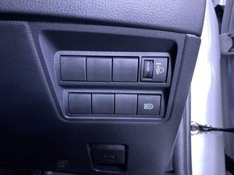 Toyota Yaris Cross 1.5 VVT-h Design SUV 5dr Petrol Hybrid E-CVT Euro 6 (s/s) (116 ps) Cruise 29