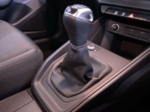 Audi A1 1.0 TFSI 25 Technik Sportback 5dr Petrol Manual Euro 6 (s/s) (95 ps) Cruis 21