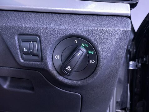 Skoda Kamiq 1.0 TSI SE Drive SUV 5dr Petrol Manual Euro 6 (s/s) (110 ps) Sat Nav 23