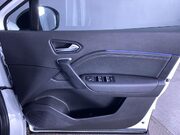 Renault Captur 1.6 E-TECH techno SUV 5dr Petrol Hybrid Auto Euro 6 (s/s) (145 ps) Professi 27