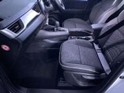 Renault Captur 1.6 E-TECH techno SUV 5dr Petrol Hybrid Auto Euro 6 (s/s) (145 ps) Professi 17